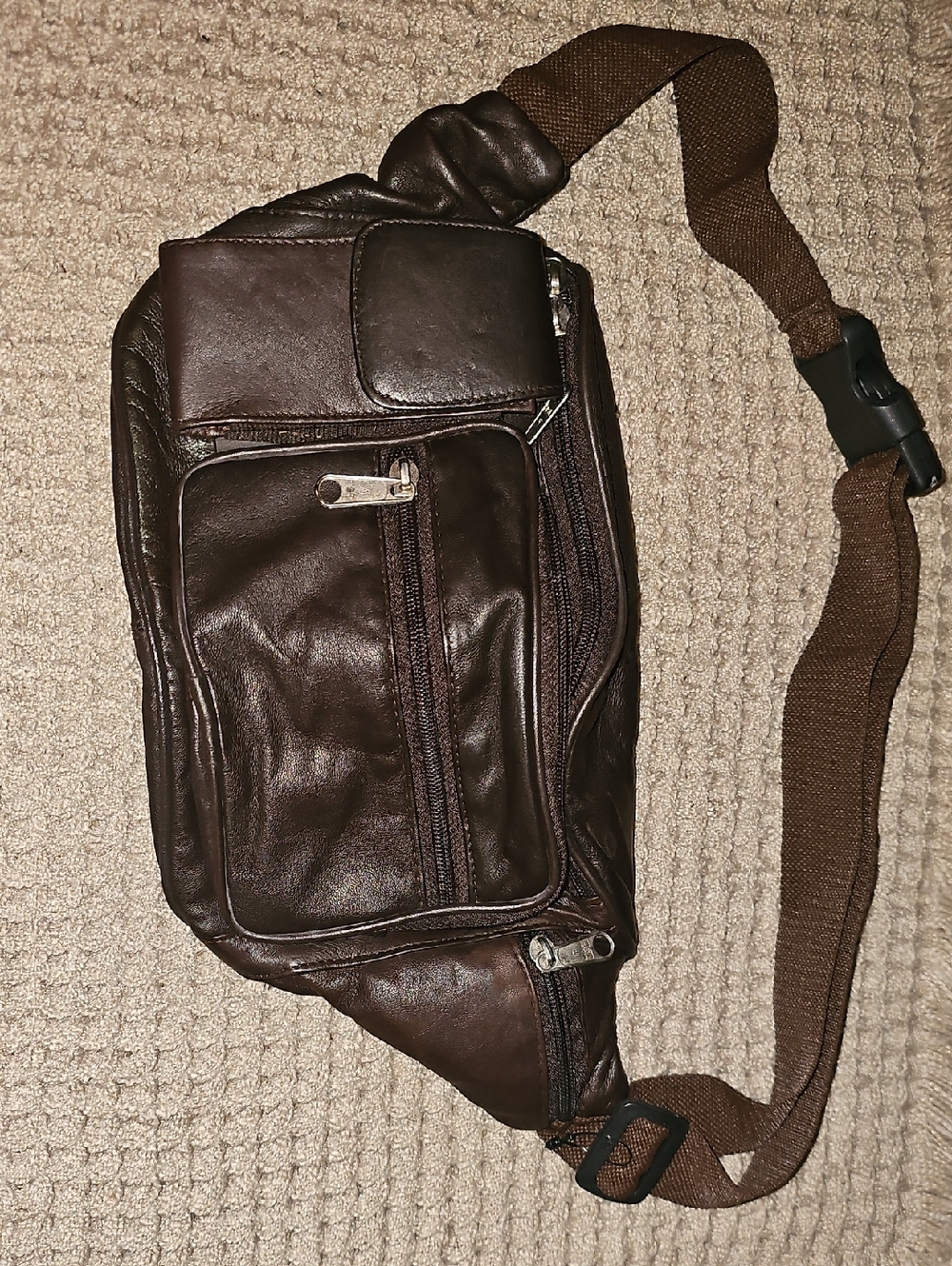 Gorgeous VINTAGE Brown Leather Sling Waist Bag